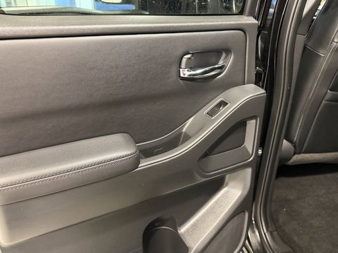 Used 2022 Nissan Frontier PRO-4X w/ Pro-4X Premium Package image 26