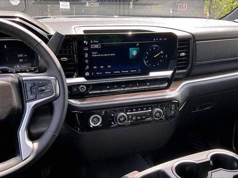Used 2023 Chevrolet Silverado 1500 RST AWD/4WD image 6