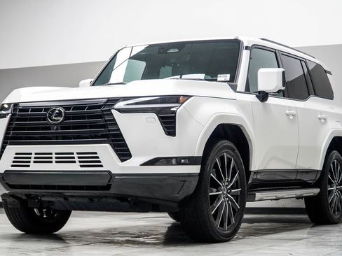 Used 2024 Lexus GX 550 w/ Cold Area Package image 11