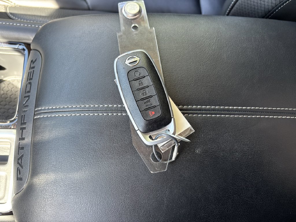 Certified 2025 Nissan Pathfinder SL w/ SL Premium Package FWD image 37