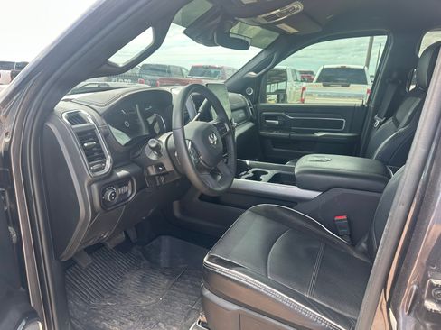 Used 2025 RAM 2500 Laramie AWD/4WD image 3