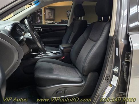 Used 2020 Nissan Pathfinder SV AWD/4WD image 15