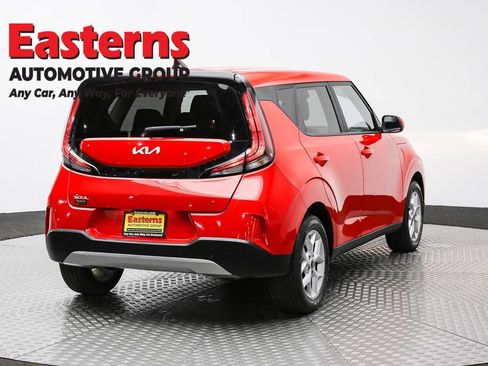 Used 2024 Kia Soul LX w/ Option Group 015 FWD image 5