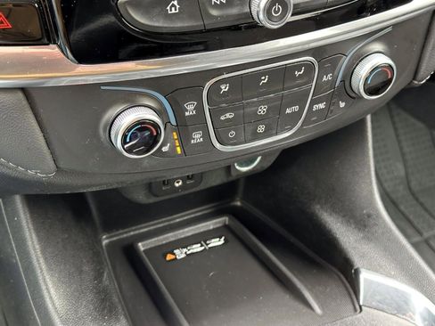 Certified 2024 Chevrolet Traverse LT image 25