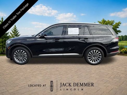 Used 2024 Lincoln Aviator AWD w/ Premium Package image 3