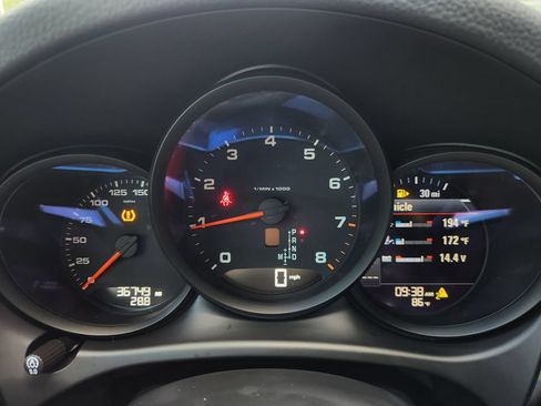 Used 2021 Porsche Macan AWD/4WD image 15