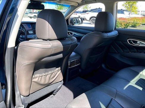Certified 2018 INFINITI Q70 L 3.7 w/ Sensory Package RWD image 31