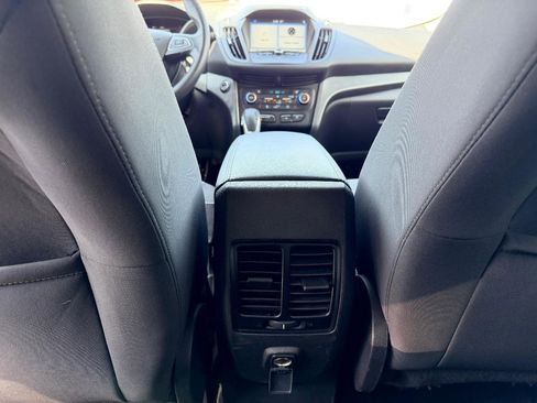 Used 2019 Ford Escape SE FWD image 31