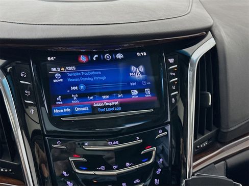Used 2015 Cadillac Escalade Luxury image 16