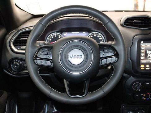 Used 2021 Jeep Renegade Latitude image 17