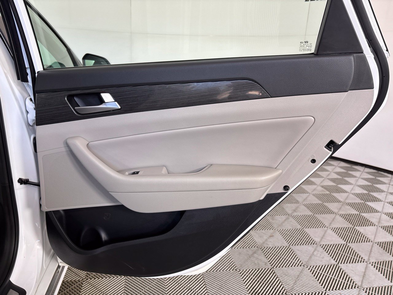 Used 2019 Hyundai Sonata Limited FWD image 24