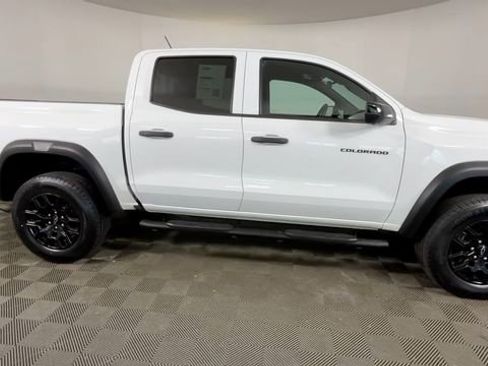 Used 2023 Chevrolet Colorado Trail Boss w/ Technology Package AWD/4WD image 3