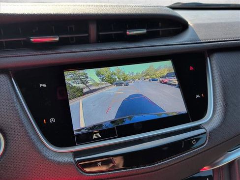 Used 2024 Cadillac XT6 Luxury FWD image 14