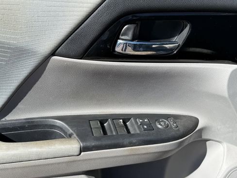 Used 2016 Honda Accord LX image 13