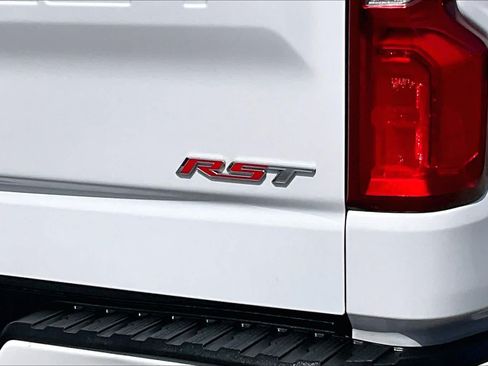 Used 2021 Chevrolet Silverado 1500 RST w/ Convenience Package II AWD/4WD image 27