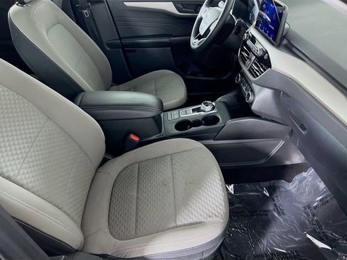 Used 2022 Ford Escape SE w/ SE Sport Appearance Package FWD image 27