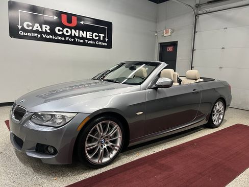 Used 2013 BMW 335i Convertible image 19