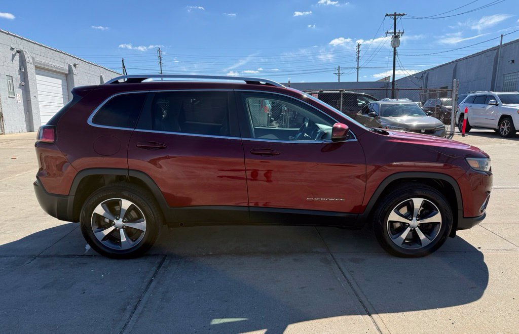 Used 2019 Jeep Cherokee Limited AWD/4WD image 5