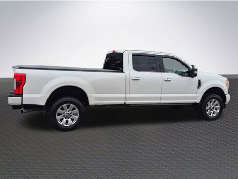 Used 2017 Ford F350 Platinum image 4