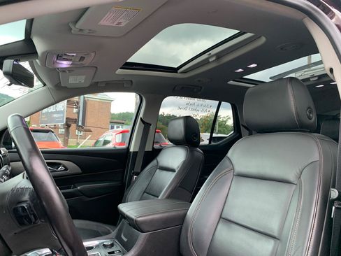 Used 2020 Chevrolet Traverse LT w/ LT Premium Package AWD/4WD image 14