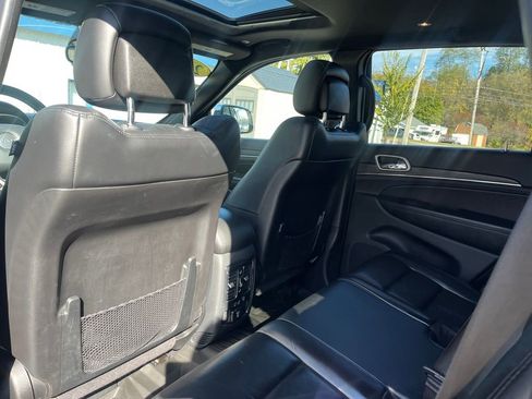 Used 2020 Jeep Grand Cherokee Limited image 23