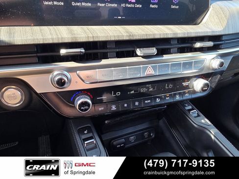 Used 2023 Kia Telluride EX w/ EX Captain's Chair Package FWD image 16