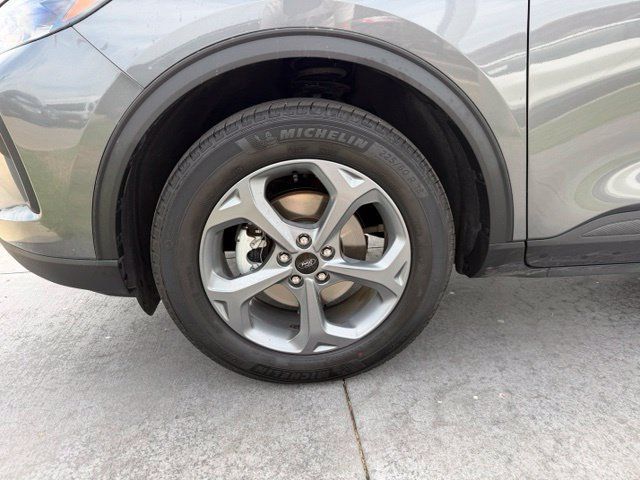 Certified 2025 Ford Escape ST-Line AWD/4WD image 4