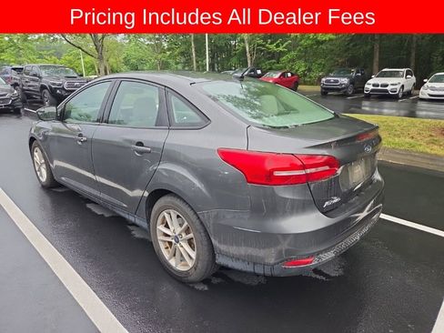 Used 2018 Ford Focus SE FWD image 6