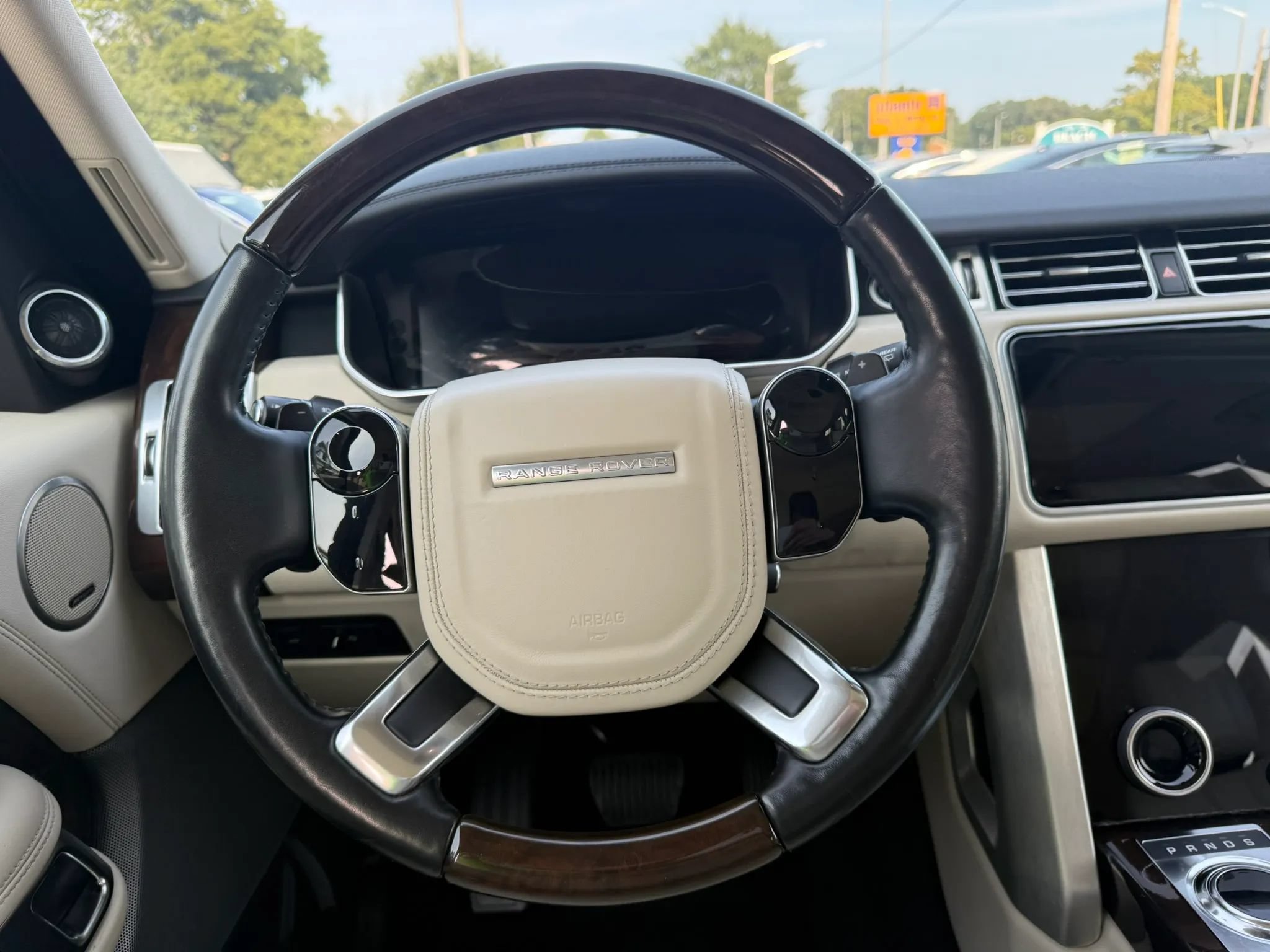 Used 2018 Land Rover Range Rover HSE AWD/4WD image 9