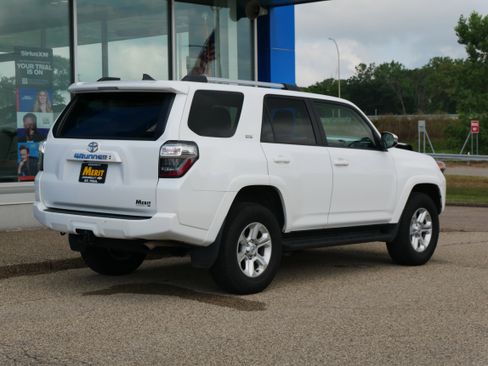 Used 2024 Toyota 4Runner SR5 Premium image 3