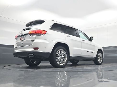 Used 2017 Jeep Grand Cherokee Summit w/ Trailer Tow Group IV image 27