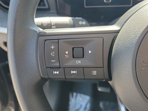 Certified 2025 Nissan Kicks SV image 25