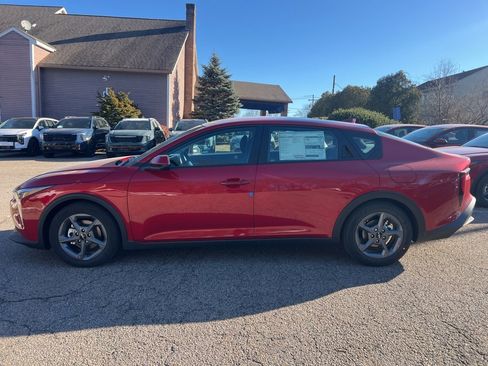 New 2025 Kia K4 LXS image 2