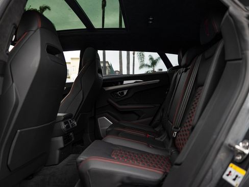 Used 2020 Lamborghini Urus image 23