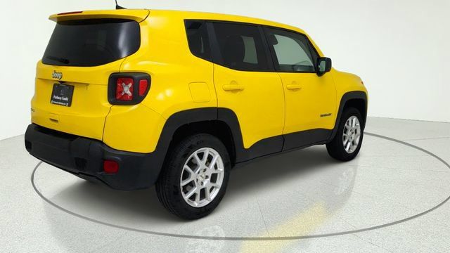 Used 2023 Jeep Renegade Latitude AWD/4WD image 5