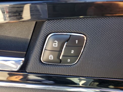 Certified 2023 Lincoln Nautilus Reserve image 17