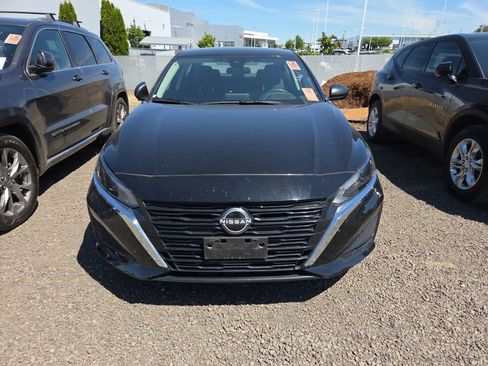 Used 2025 Nissan Altima 2.5 SV FWD image 5