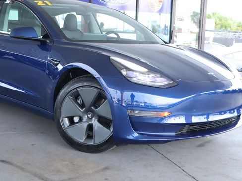 Used 2021 Tesla Model 3 Standard Range Plus RWD image 2