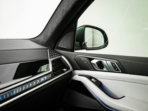 Used 2024 BMW X7 xDrive40i image 34