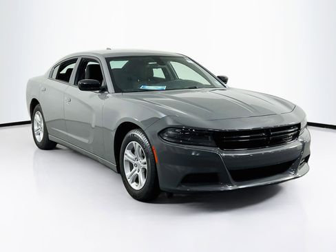 Used 2023 Dodge Charger SXT image 3