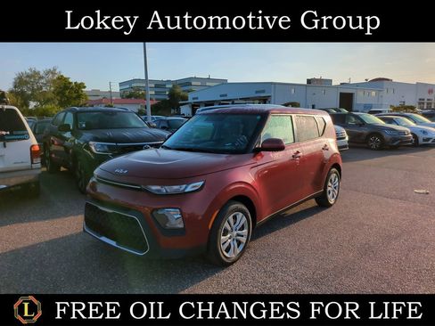 Used 2022 Kia Soul LX image 1