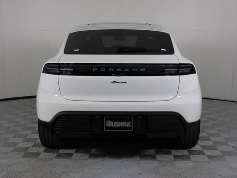 Certified 2025 Porsche Macan Electric image 6