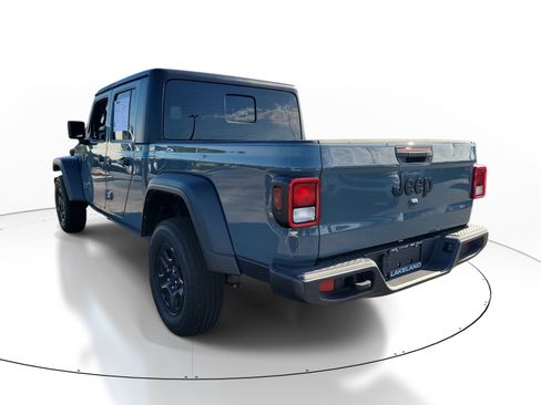 Used 2024 Jeep Gladiator Sport AWD/4WD image 6