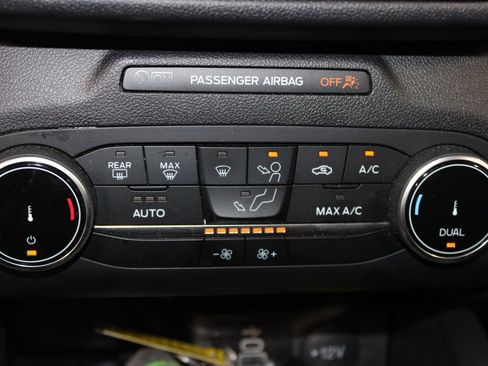 Used 2025 Ford Escape Active AWD/4WD image 31