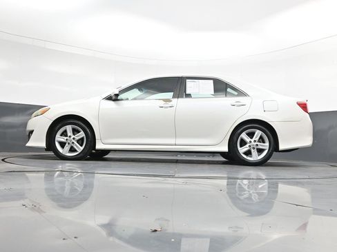 Used 2014 Toyota Camry SE FWD image 44
