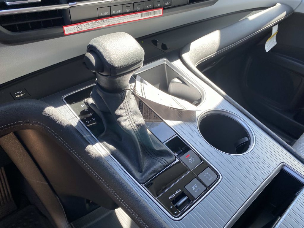 New 2026 Toyota Sienna LE FWD image 18