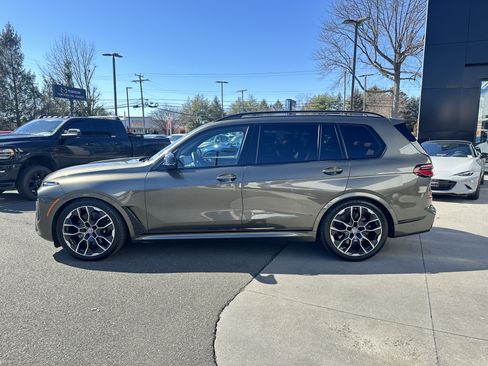 Used 2023 BMW X7 M60i w/ Executive Package image 3
