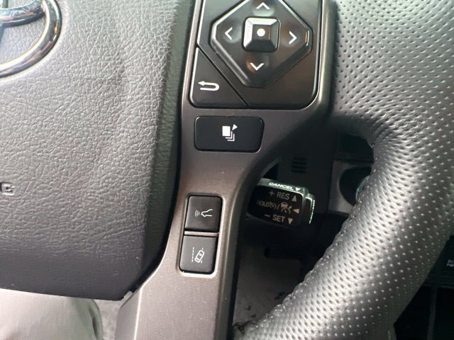 Used 2022 Toyota Tacoma TRD Off-Road AWD/4WD image 22