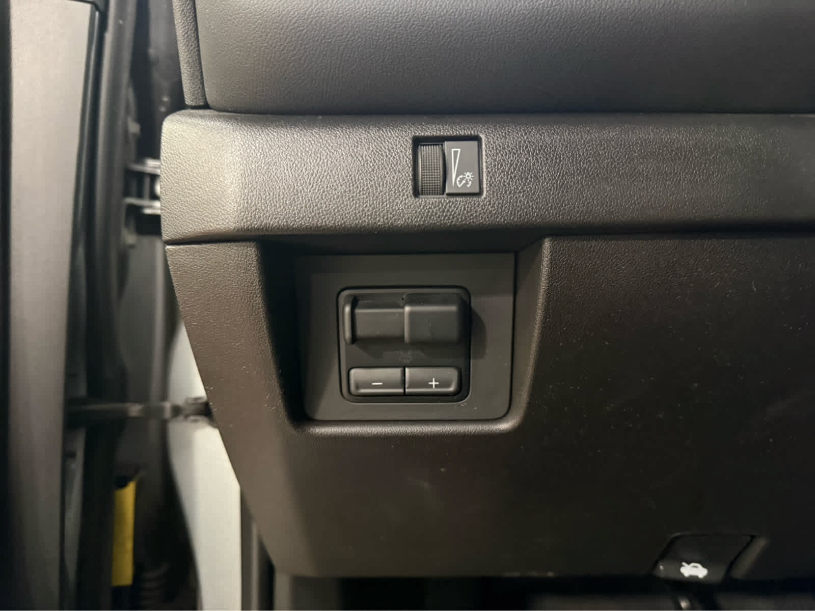 Used 2024 Chevrolet Colorado LT w/ LT Convenience Package III AWD/4WD image 25