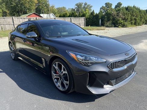 Used 2021 Kia Stinger GT2 image 3